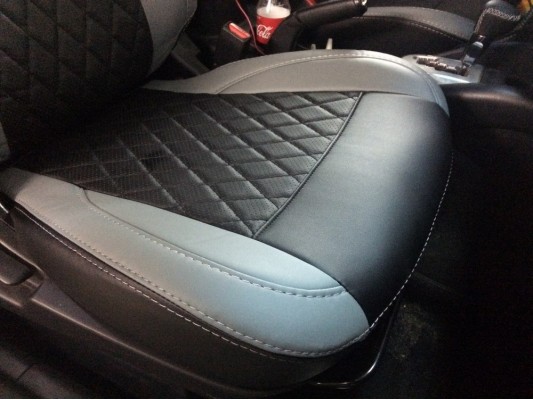 Авточехлы на Peugeot 4007